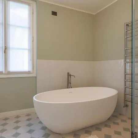 Annette - Lakeside فيلة