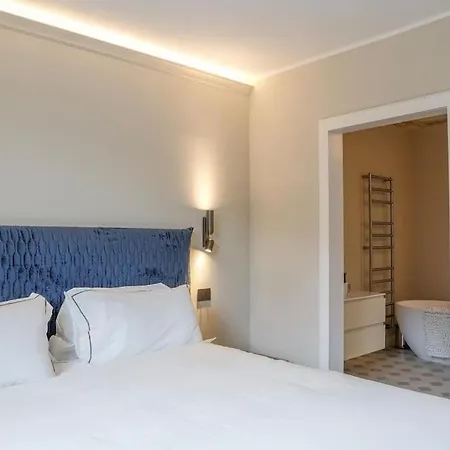 Annette - Lakeside Colonno