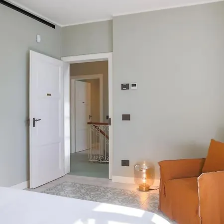 Annette - Lakeside Villa