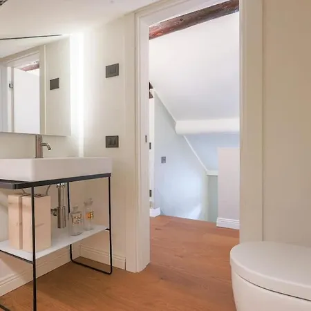 Annette - Lakeside * Colonno