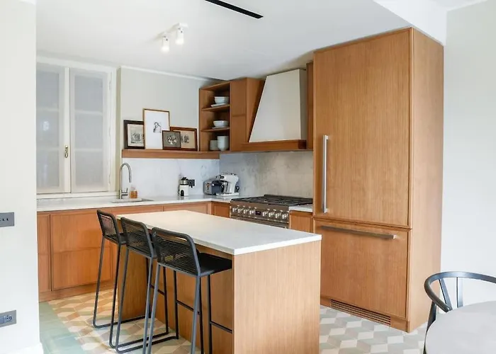 Annette - Lakeside *