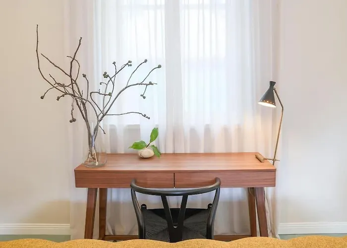 Annette - Lakeside *