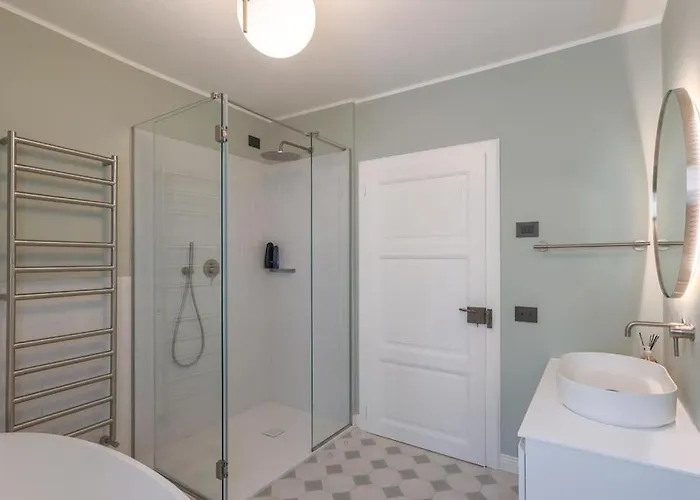Vila Annette - Lakeside Colonno
